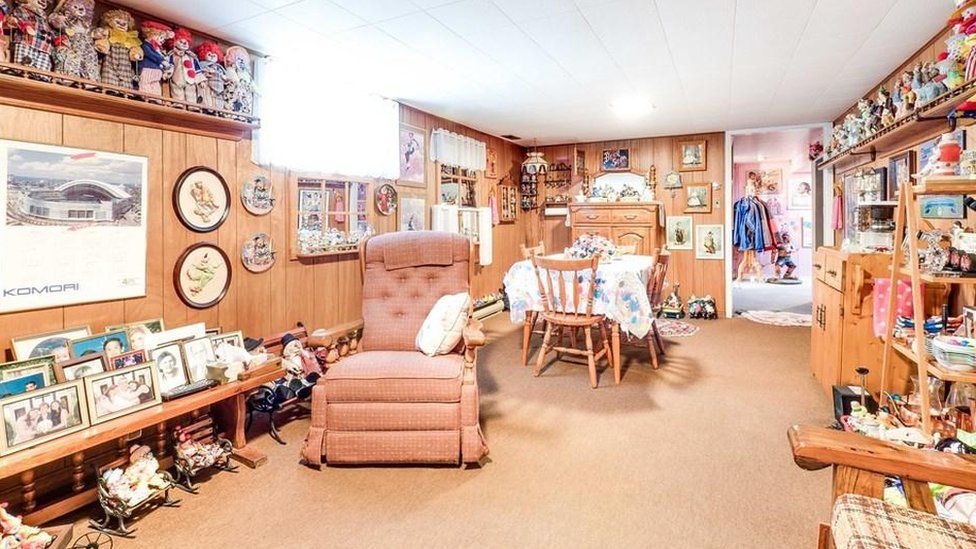 An Ontario home filled with clowns is up for sale BBC News