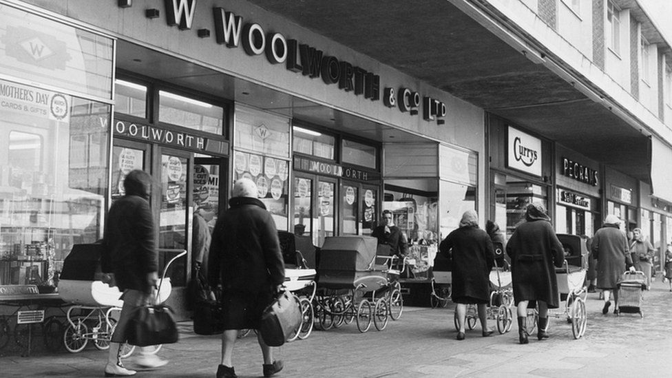 Магазины Киркби в 1967 году