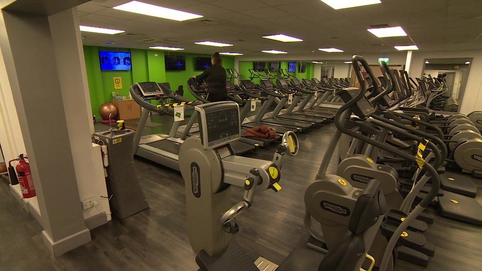 Cornwall leisure centres 'face closure' as membership drops BBC News