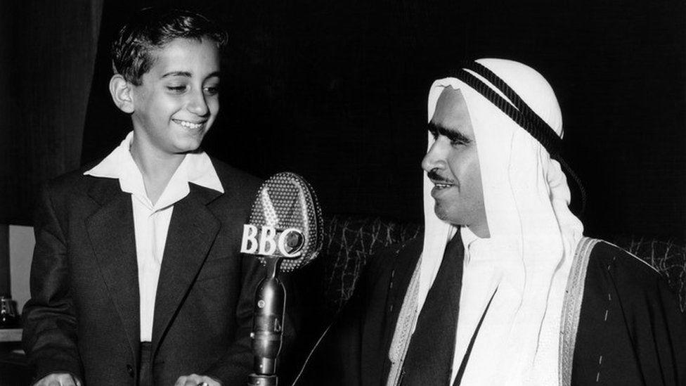 Сакр бин Султан аль-Касеми из Шарджи с сыном (архивное фото)