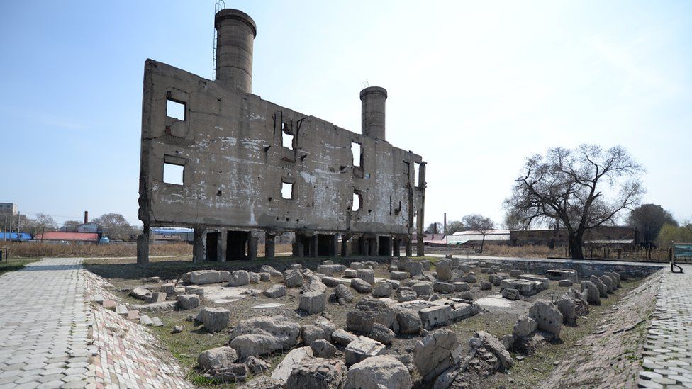 Ruinas de uno de los edificios de la Unidad 731 en la ciudad de Harbin, en el norte de China.