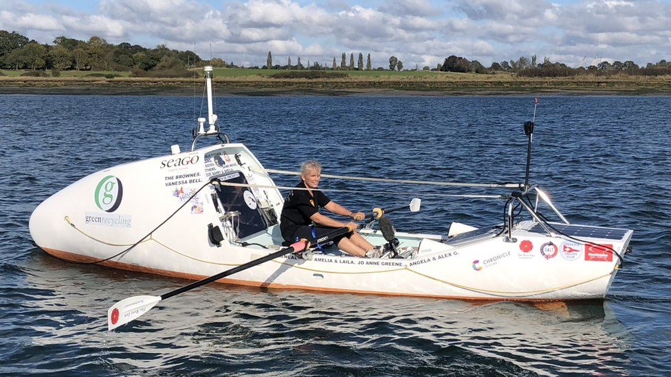 Police officer to row across the Atlantic in record bid - BBC News