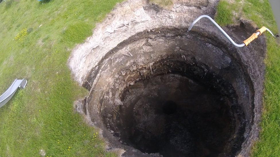 A 35m-deep hole