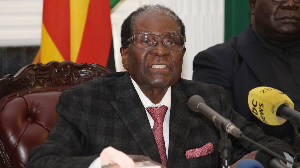 A handout photo made available by the Zimbabwean government through "The Herald" daily newspaper on 20 November 2017 shows Zimbabwean President Robert Mugabe addressing the nation at the State House in Harare, Zimbabwe, late 19 November 2017.
