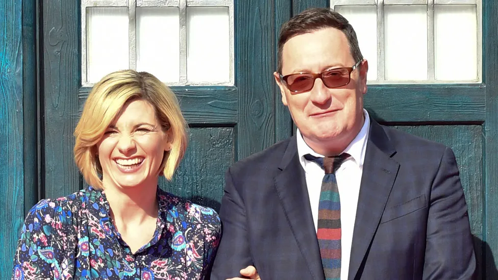 Chris Chibnall – el ex showrunner de Doctor Who ofrece una comedia sobre el parto