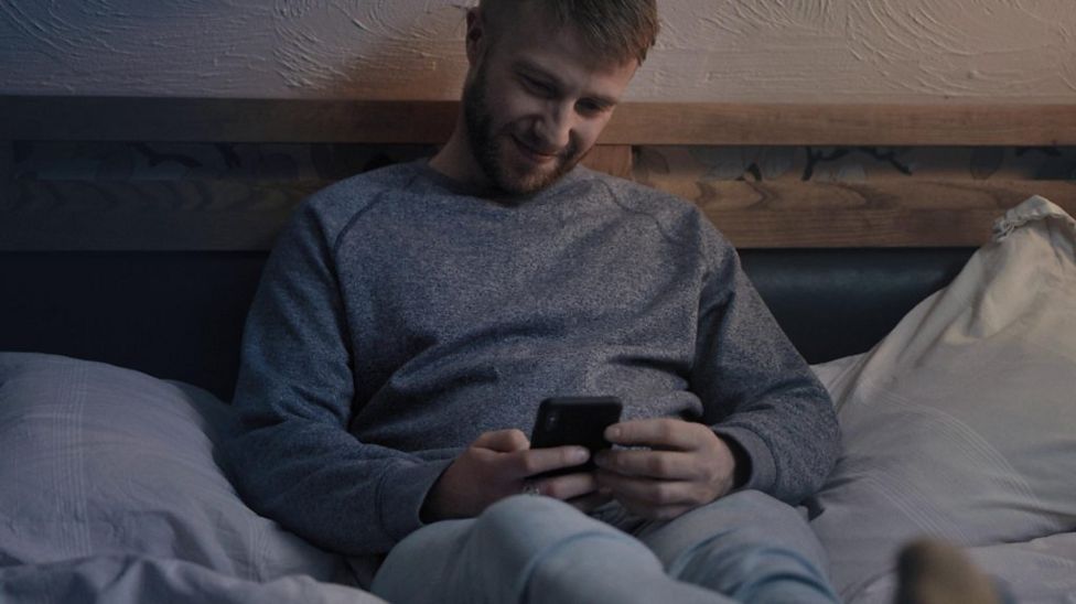 Pandemic inspires Phil Beastall's latest Christmas short BBC News