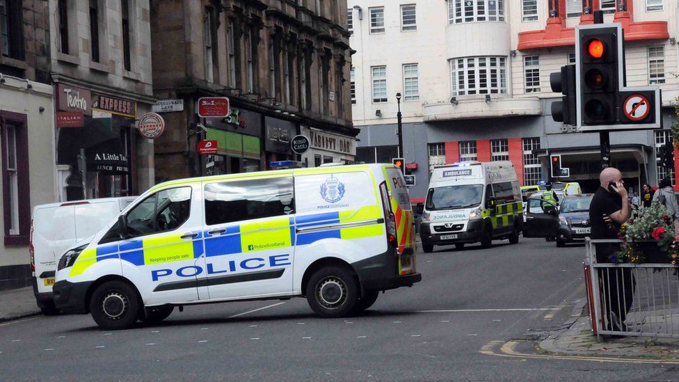 Pedestrian injured after being hit by car in Glasgow - BBC News
