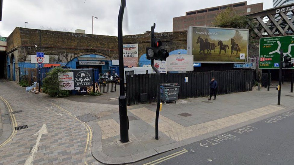 Waterloo Stabbing: Man, 32, Killed In Knife Attack Named - BBC News