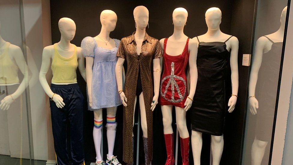derry girls spic girls outfits