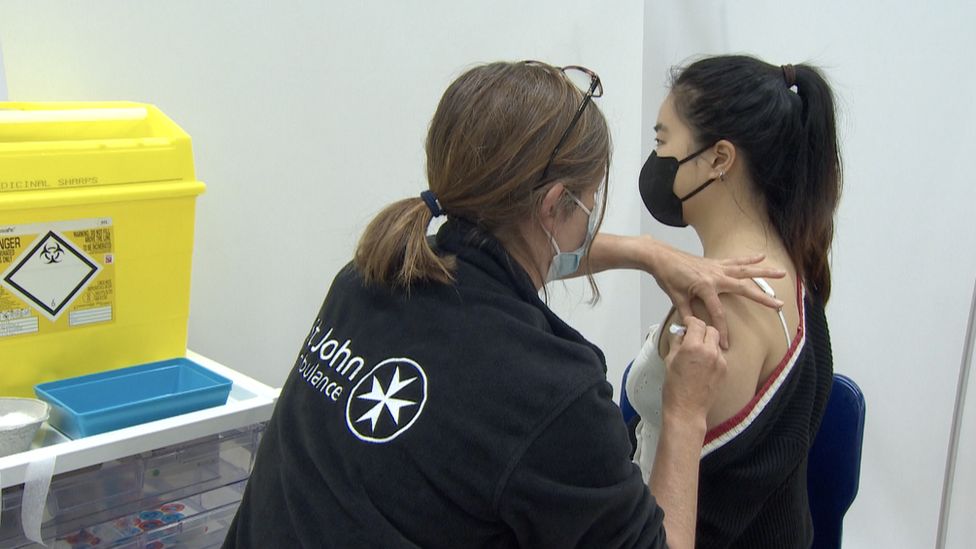 Covid vaccine Steady uptake in 'grab a jab' weekend BBC News