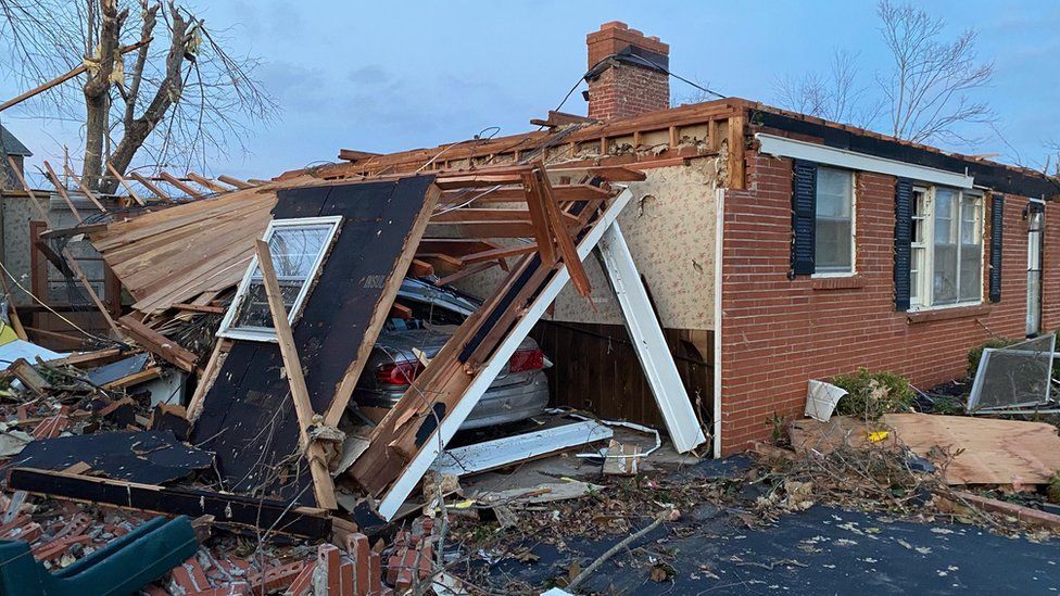 Частично разрушенный дом в Боулинг-Грин, Кентукки
