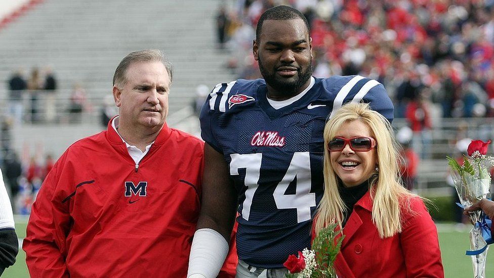 Michael Oher: Judge ends conservatorship for Blind Side family - BBC News