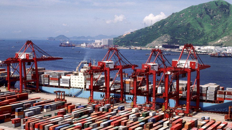 Container ship in Kawi Chung terminal, Hong Kong, 23 May 12