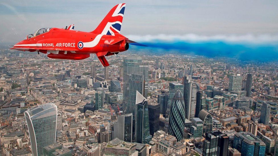 Red Arrows flypast, 8 May 20