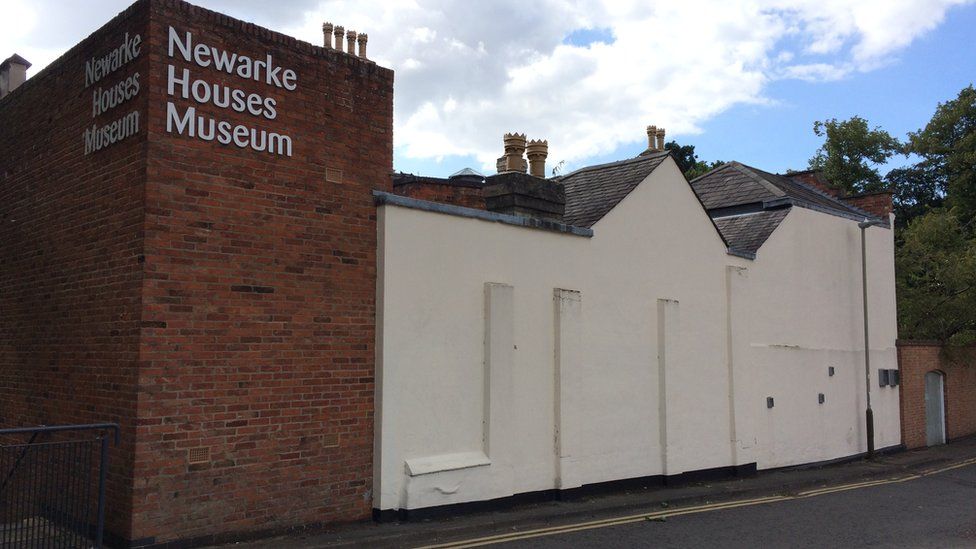 Wall of the Newarke Houses Museum