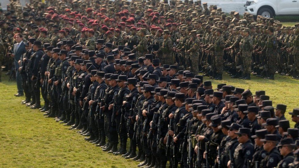 Members of a Salvadoran new special force attend the official launching of their unit at the Armed Forces" military base in San Salvador, on April 20, 2016. El Salvador