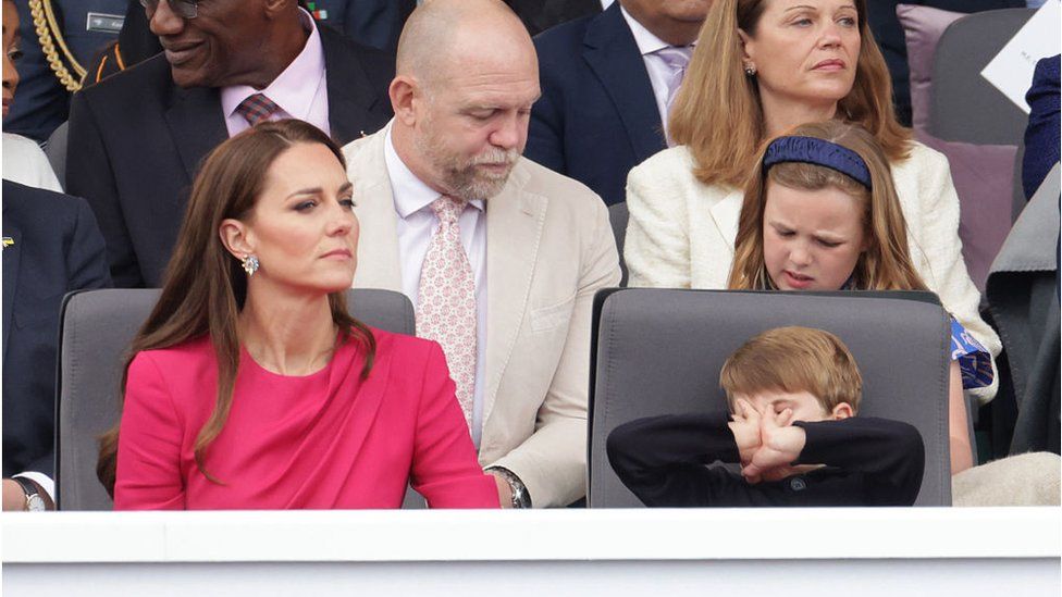Mike Tindall, Victoria Starmer, Mia Tindall, (front row) Catherine, Duchess of Cambridge, and Prince Louis of Cambridge
