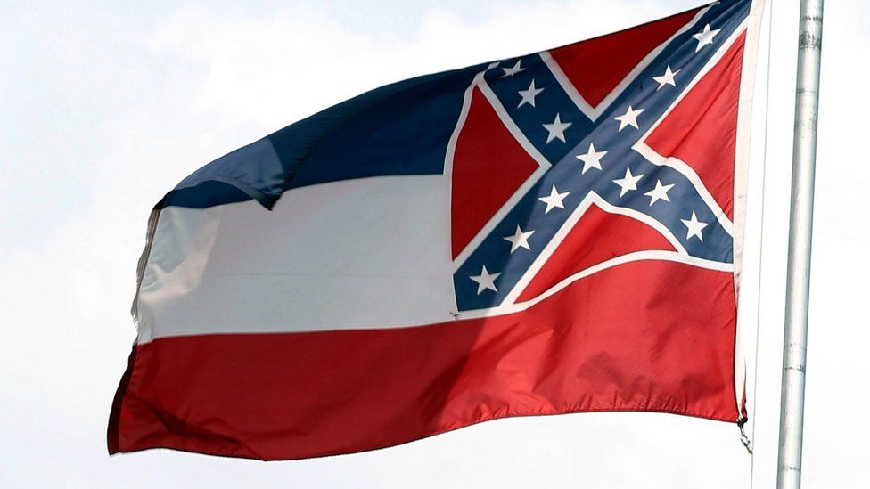Rebel flag supporter 'bombs Mississippi Walmart' - BBC News