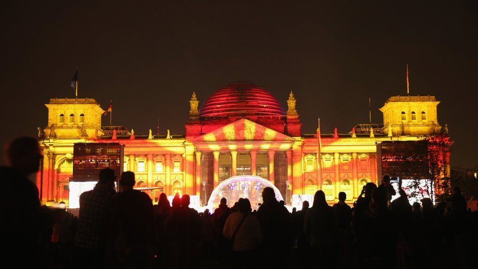 Reichstag lit up for Reunification anniversary