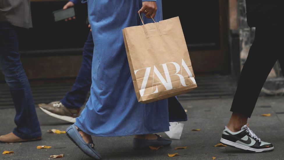 Shopper with Zara bag