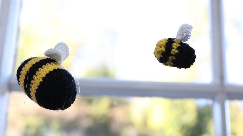 Knitted bees
