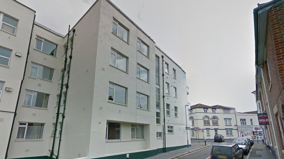 Southsea fatal flat fall 'not suspicious' BBC News