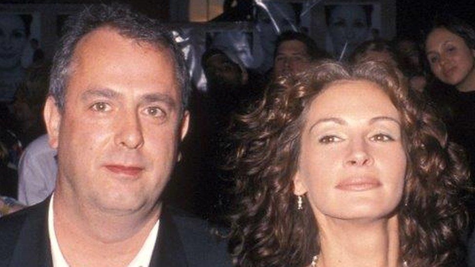 Roger Michell with Julia Roberts in 1999