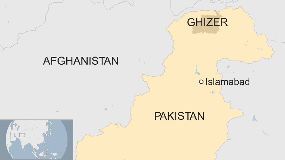 Avalanche traps climbers in northern Pakistan - BBC News