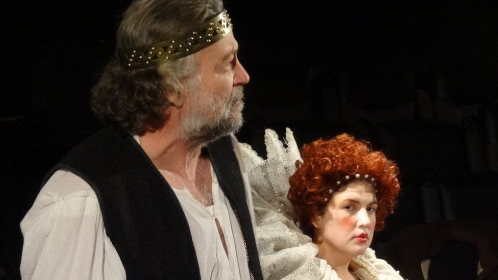 Bruce Rogers as Shakespeare and Carey Seward as Queen Elizabeth I, in 2013