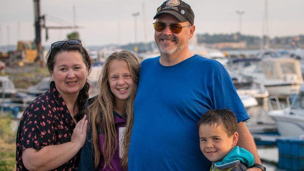 Inez and Knut Arnesen with their children Vendela and Christian