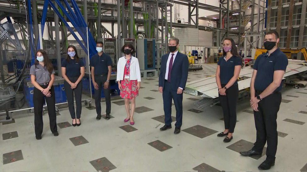 Keir Starmer and Anneliese Dodds with apprentices and graduates at Airbus.