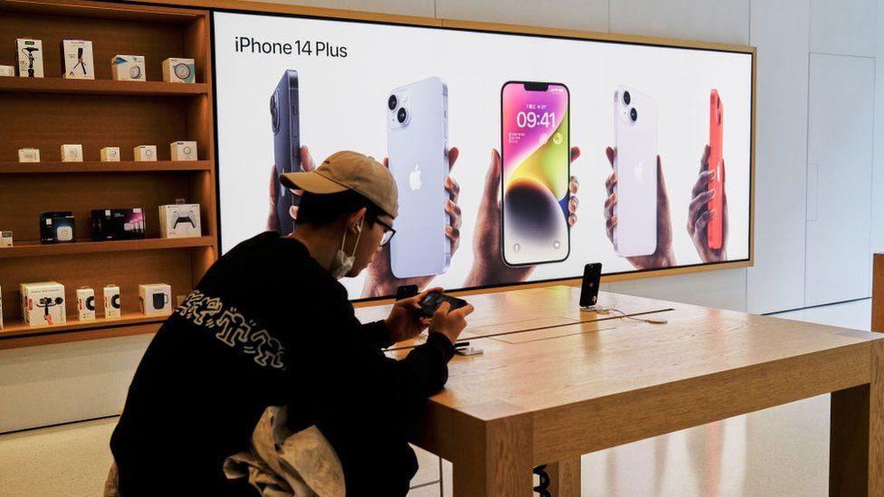 Apple новости. Iphone x надпись China.