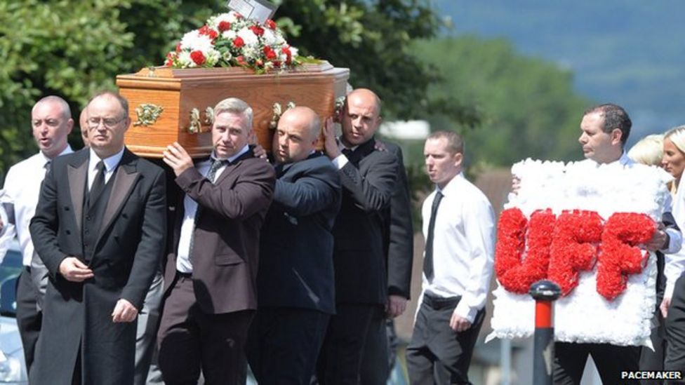Colin 'Bap' Lindsay: Funeral for sword attack victim - BBC News