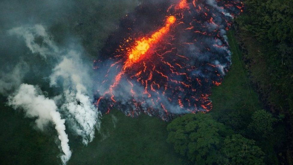 Fissure on Kilauea volcano, 13 May