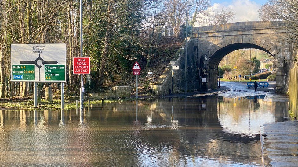 Flood Warnings In Place As GWR Trains Disrupted For Second Day - BBC News