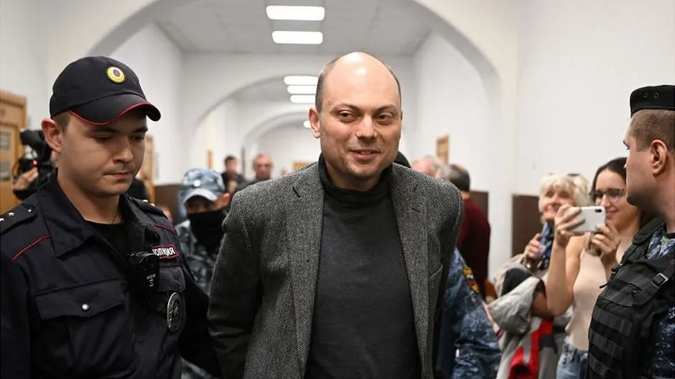 Vladimir Kara-Murza: Family's heartbreak at Putin critic's jail term