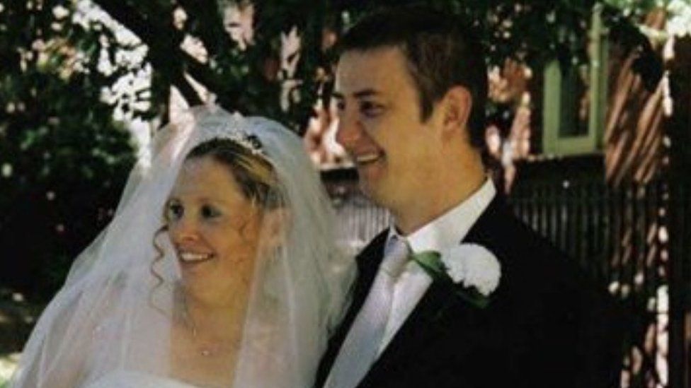 Wythenshawe widow wins legal fight over ambulance delay - BBC News