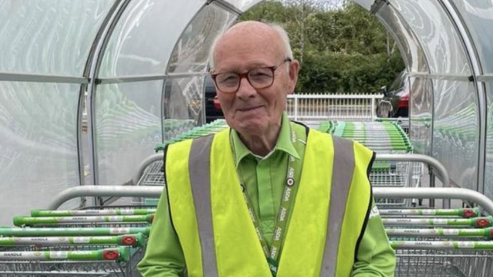 Asda porter, 89, who loves to chat has no plan to retire