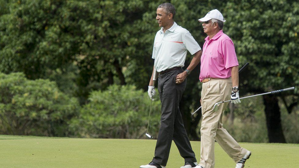 Barack Obama and Najib Razak play golf at Marine Corps Base Hawaii
