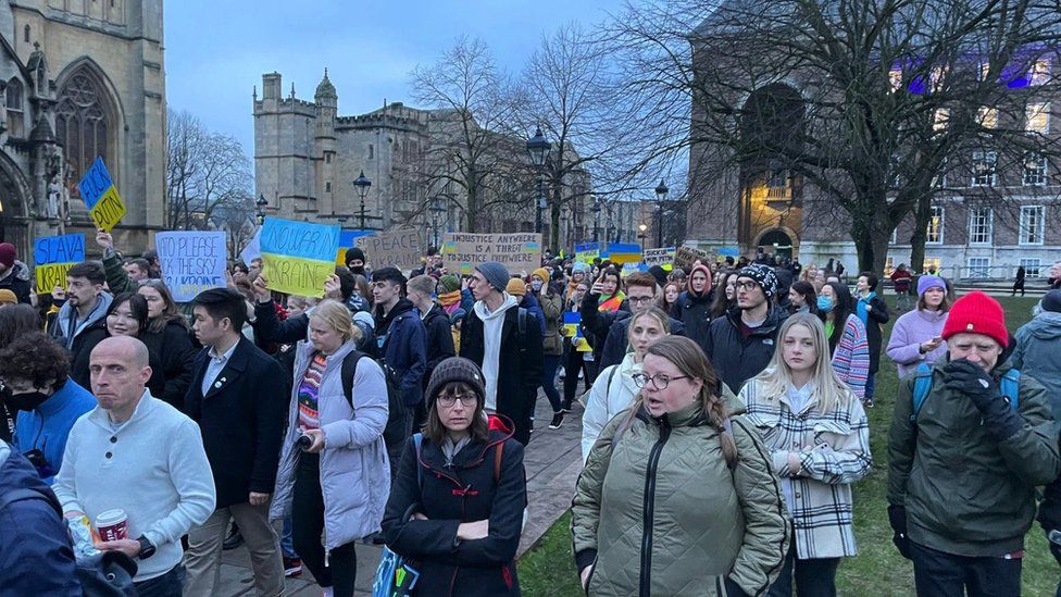 Ukraine: Hundreds March Through Bristol In Show Of Support - Bbc News