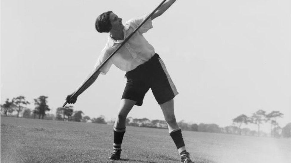 Lily Parr: Plans For First Statue Of Women's Football Star - BBC News