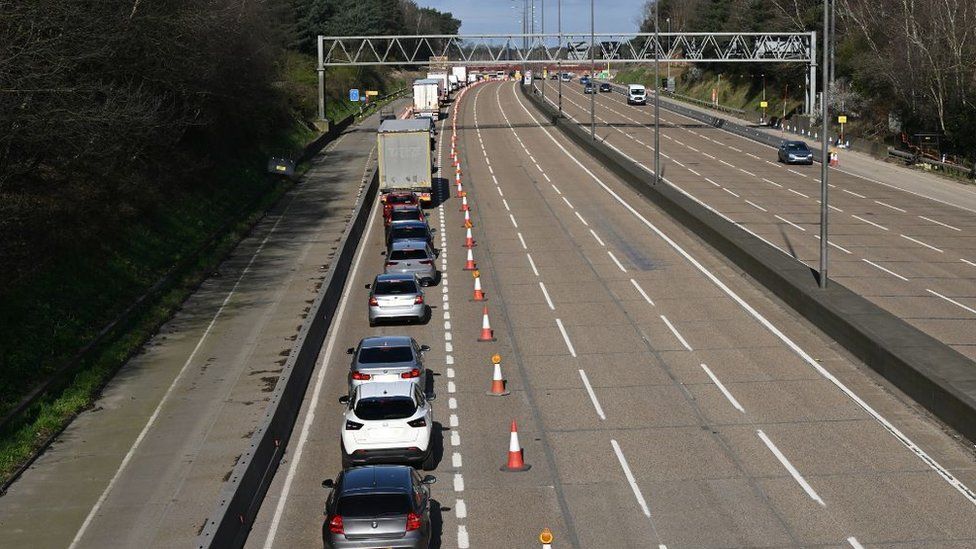 Vehicles queueing at junction 10 on the M25