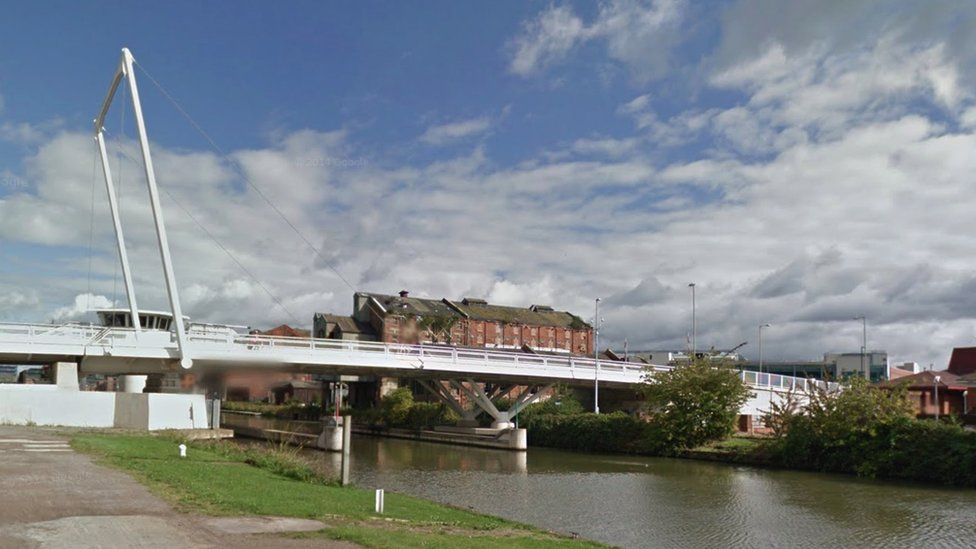 Image of the High Orchard bridge over the Gloucester and Sharpness Canal