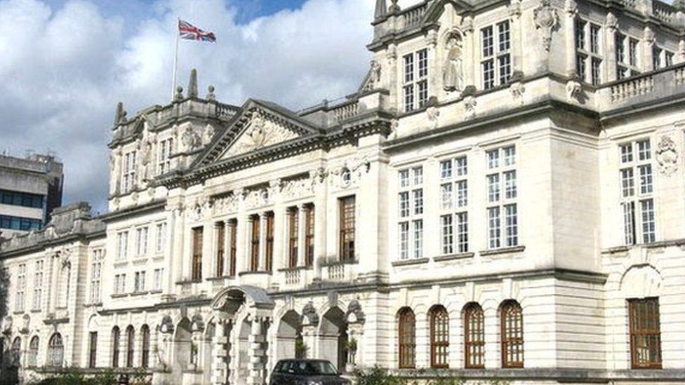 Cardiff University ranked top in Wales despite losing ground - BBC News