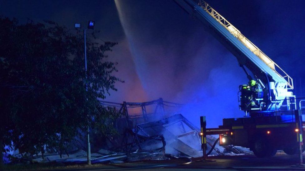 Teenager girl arrested over Sherburn High School fire - BBC News