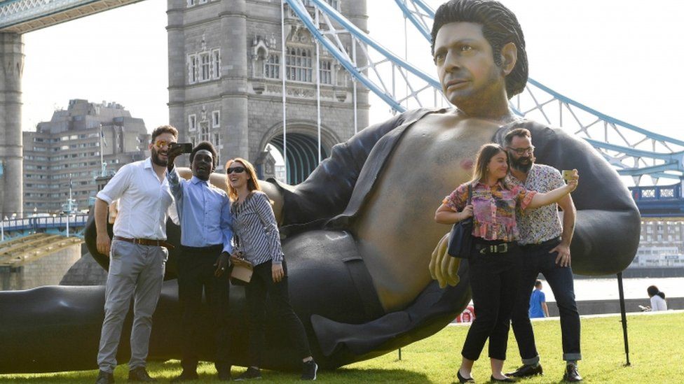 Jeff Goldblum statue