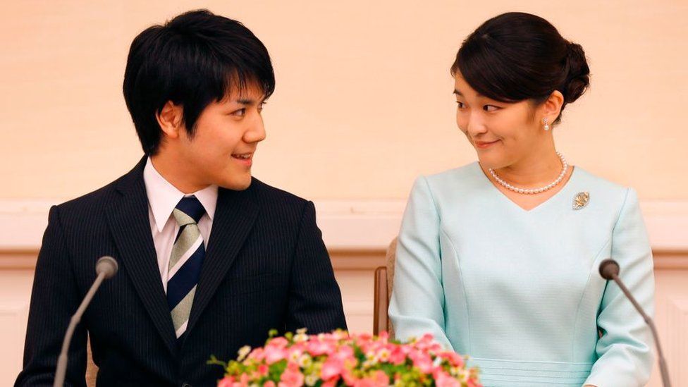 Принцесса Мако и ее бывший одноклассник Кей Комуро объявляют о помолвке 3 сентября 2017 года