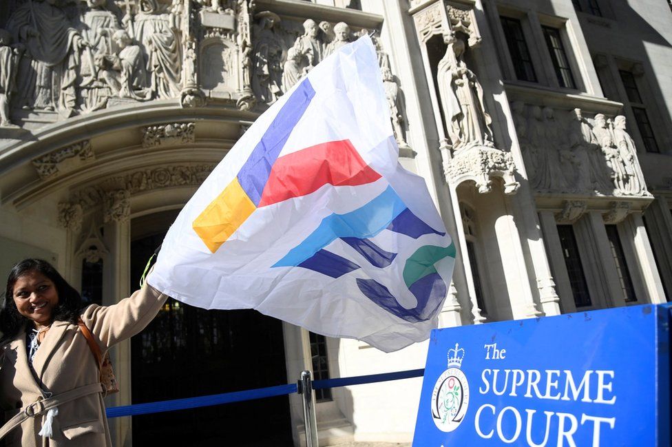 campaigners outside the court