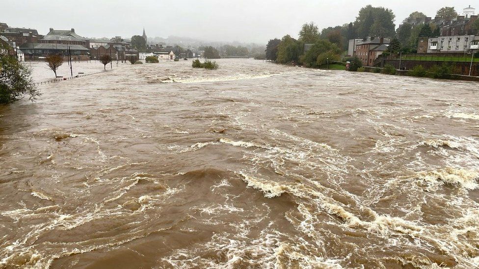 In pictures: Floods and heavy rain across Scotland - BBC News