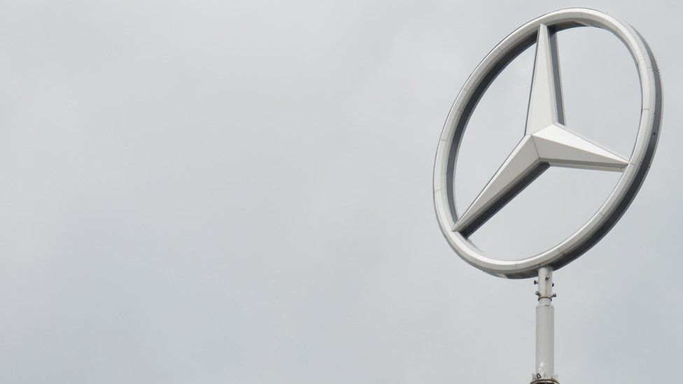Daimler to pay $1.5bn over emissions cheat claims in US - BBC News